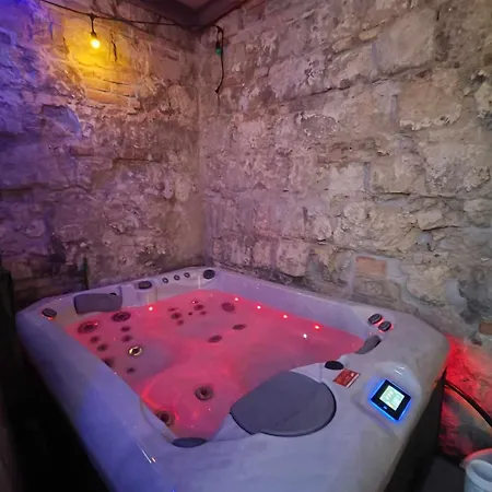 Klauzal Luxury Apartament
